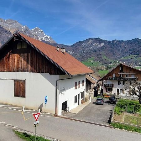 Superbe Appartement T2 Climatise, Idealement Situe Ugine Exterior foto