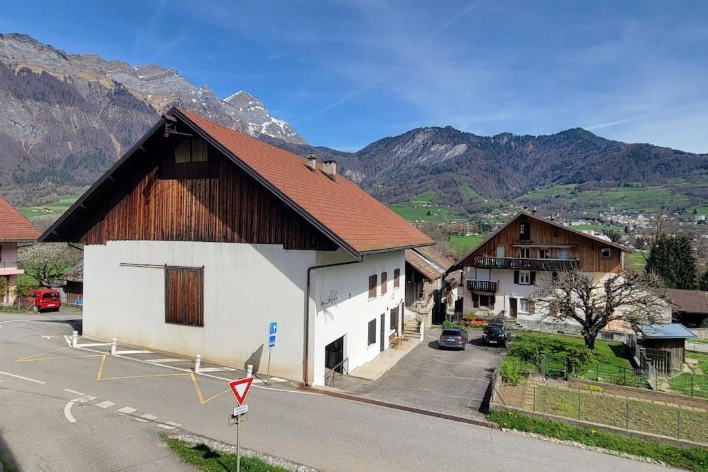 Superbe Appartement T2 Climatise, Idealement Situe Ugine Exterior foto